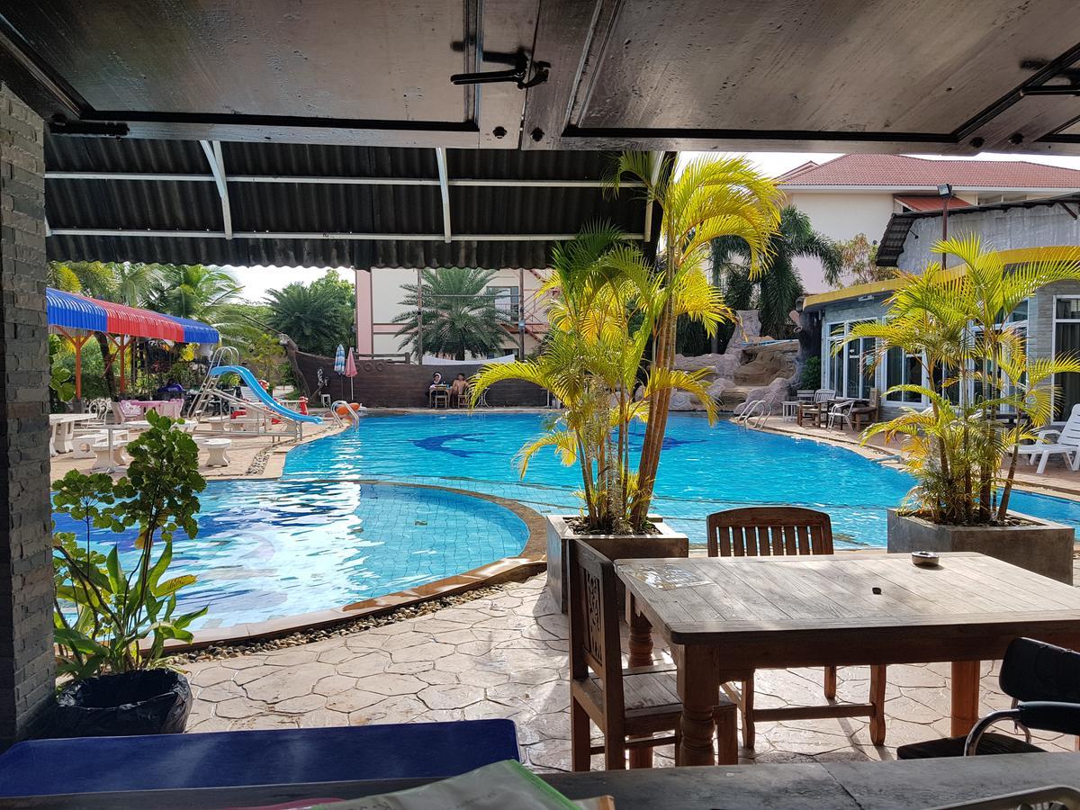 Ruysuk Hotel & Swimming Pool Udon Thani Ngoại thất bức ảnh